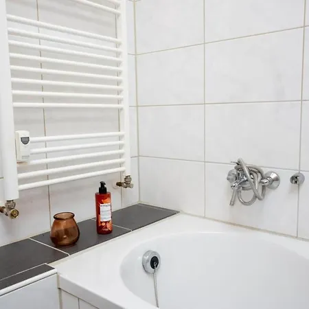 Appartement Livemore24 - 2 In Wlan - Smart-tv - 24-7 Check-in Und Kueche